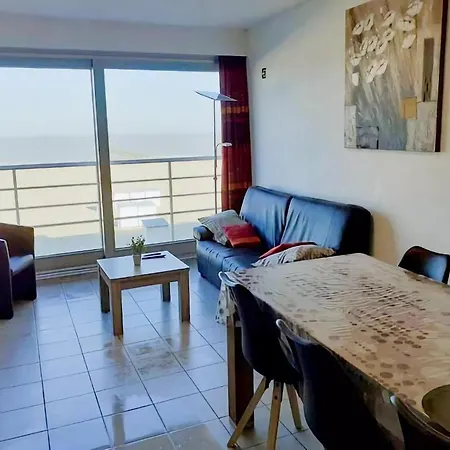 Beachfront Bliss In Knokke, Cleaning Included Кнокке-Хейст