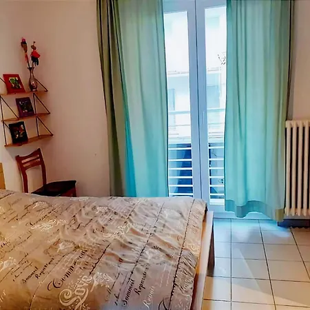 Beachfront Bliss In Knokke, Cleaning Included Апартаменты *