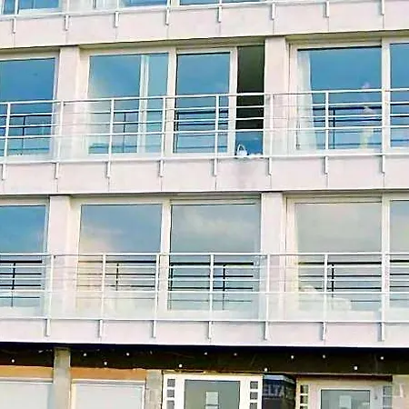 Beachfront Bliss In Knokke, Cleaning Included Apartamento *