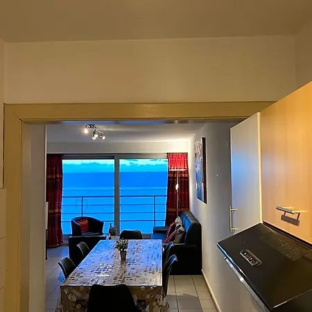 Beachfront Bliss In Knokke, Cleaning Included Apartamento *
