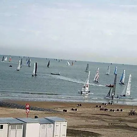 Beachfront Bliss In Knokke, Cleaning Included * Knokke-Heist